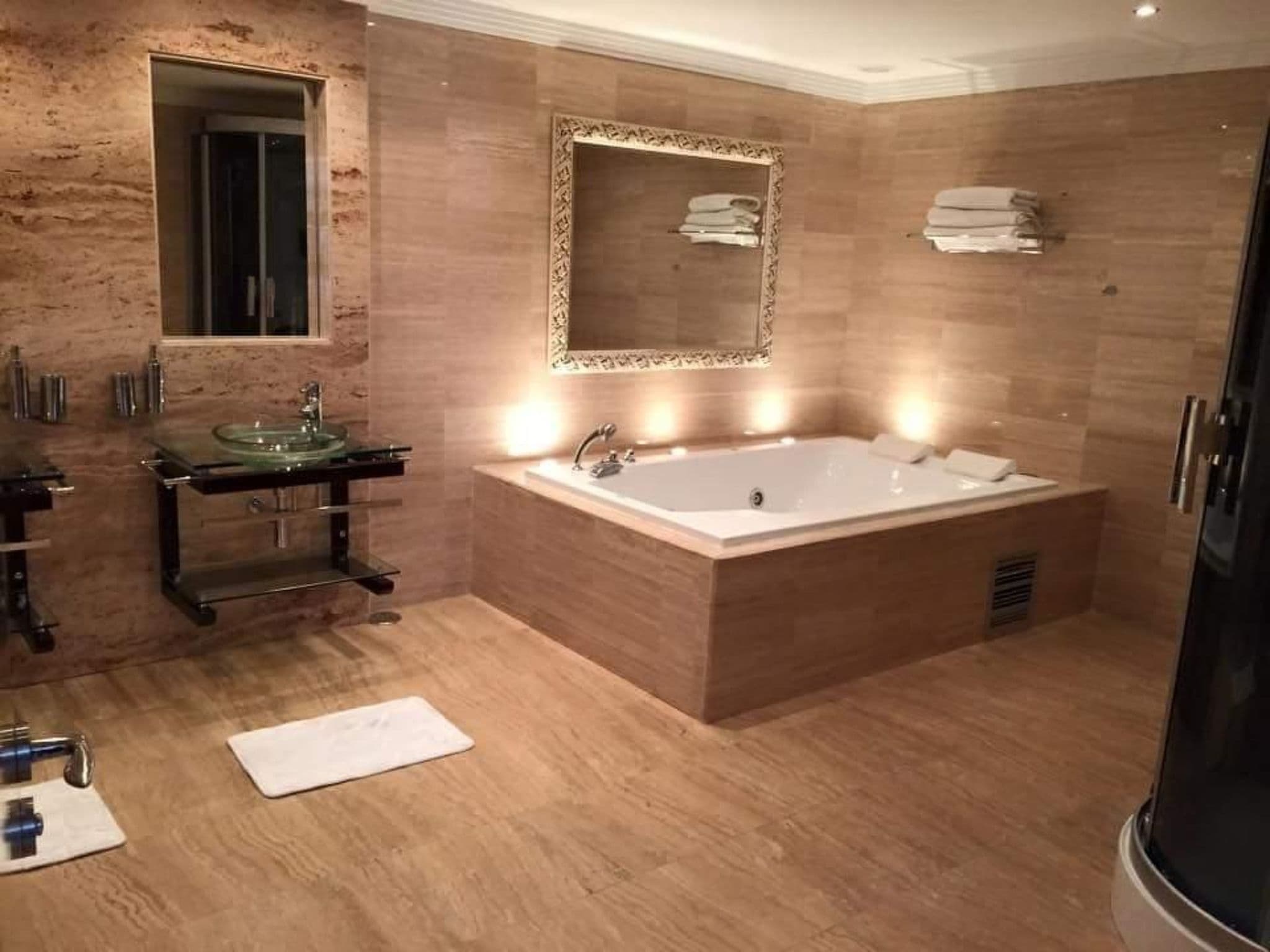 Property gallery — 5