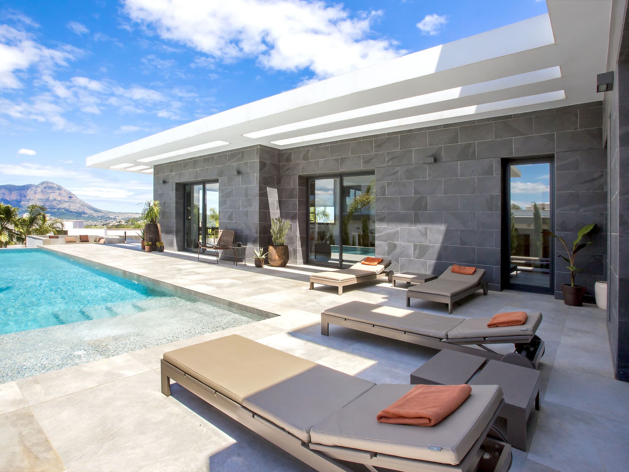 Property gallery — 1