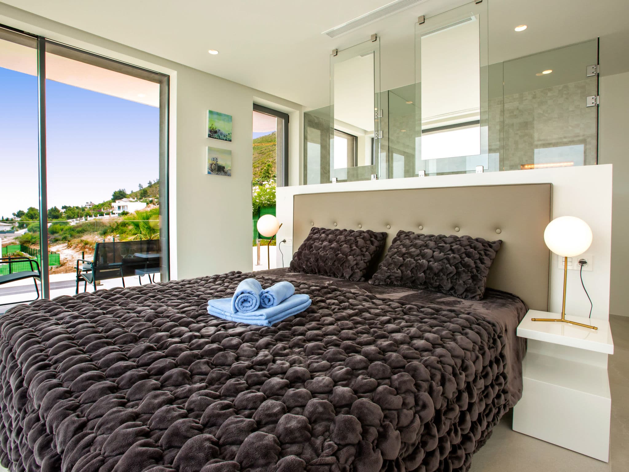 Property gallery — 4