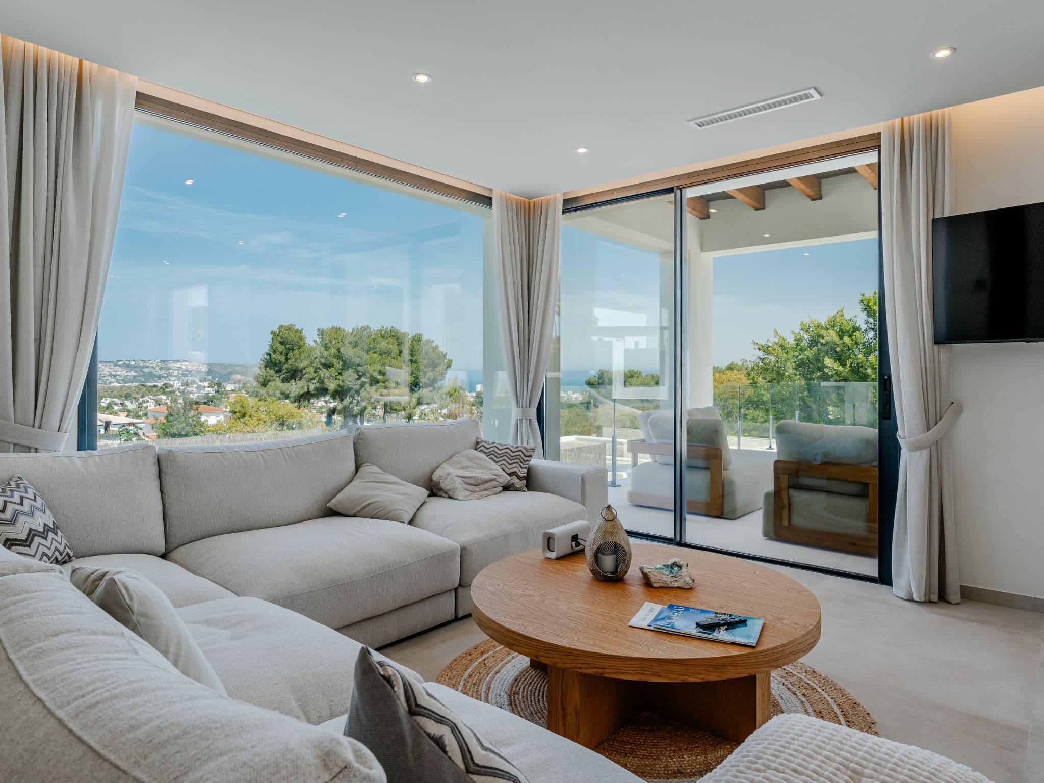 Property gallery — 3