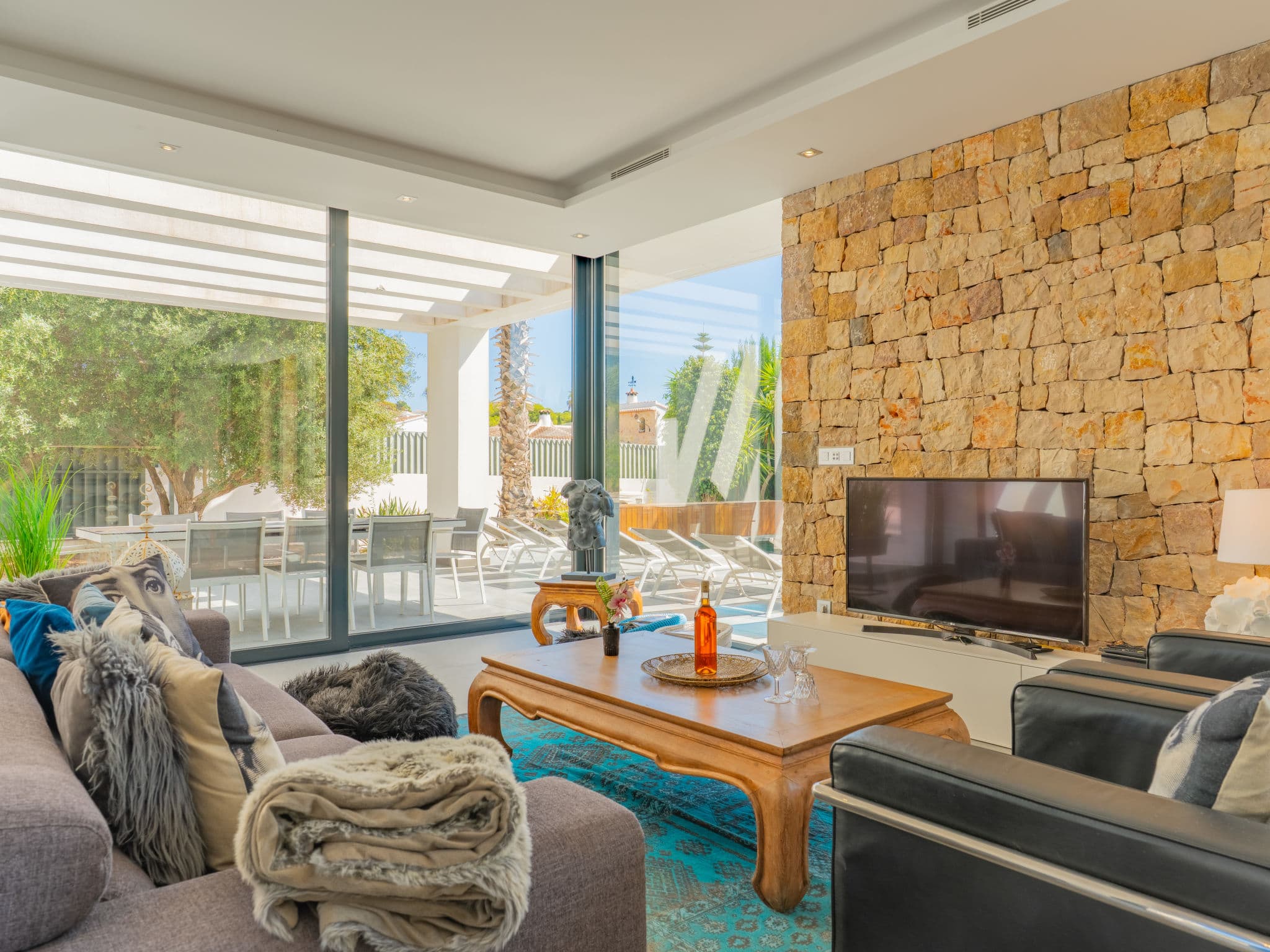 Property gallery — 4