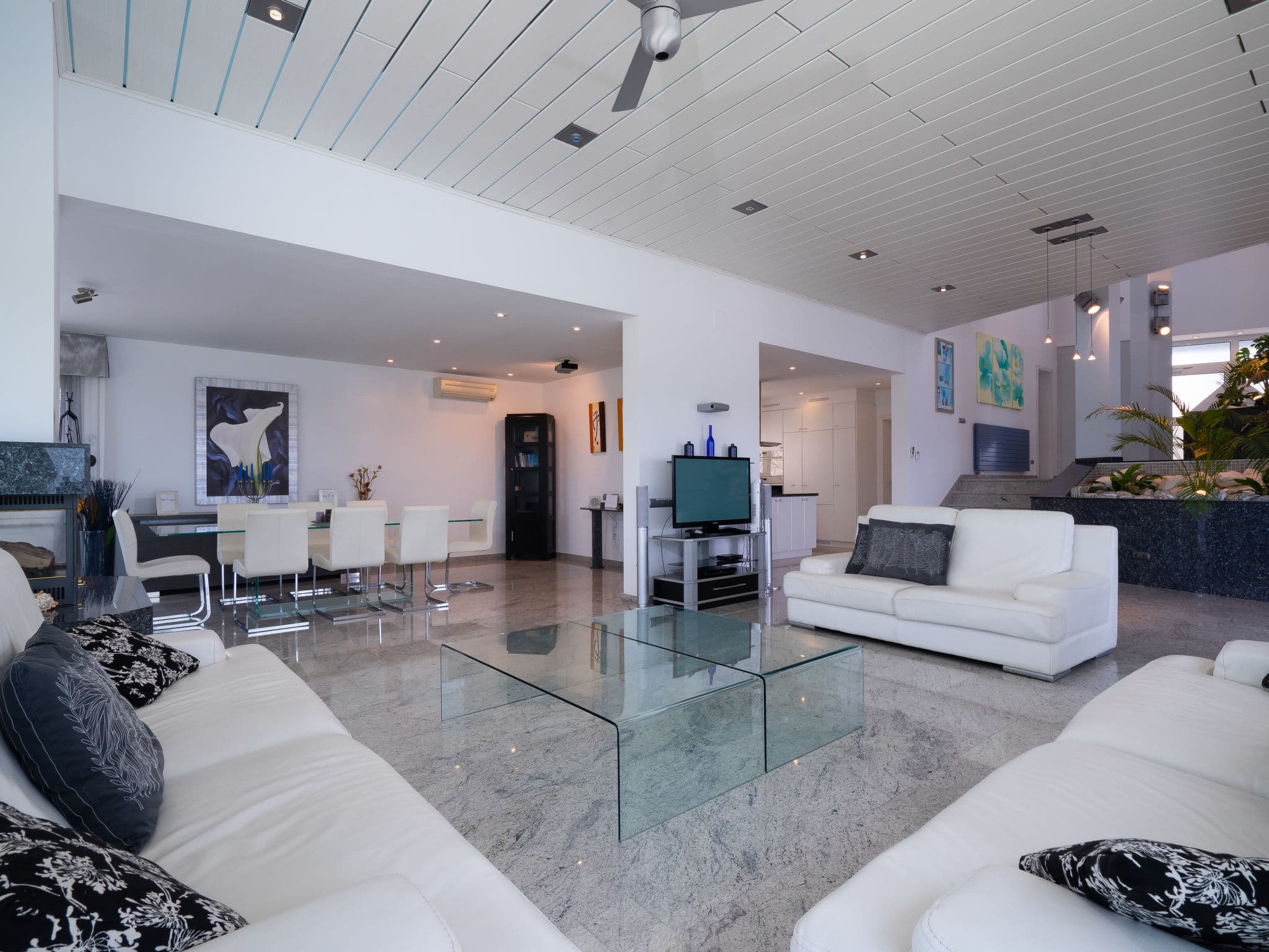 Property gallery — 3