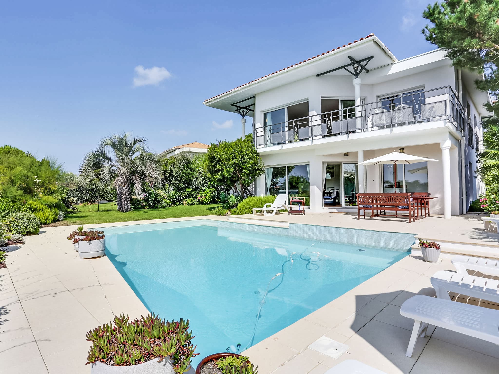 Property gallery — 1