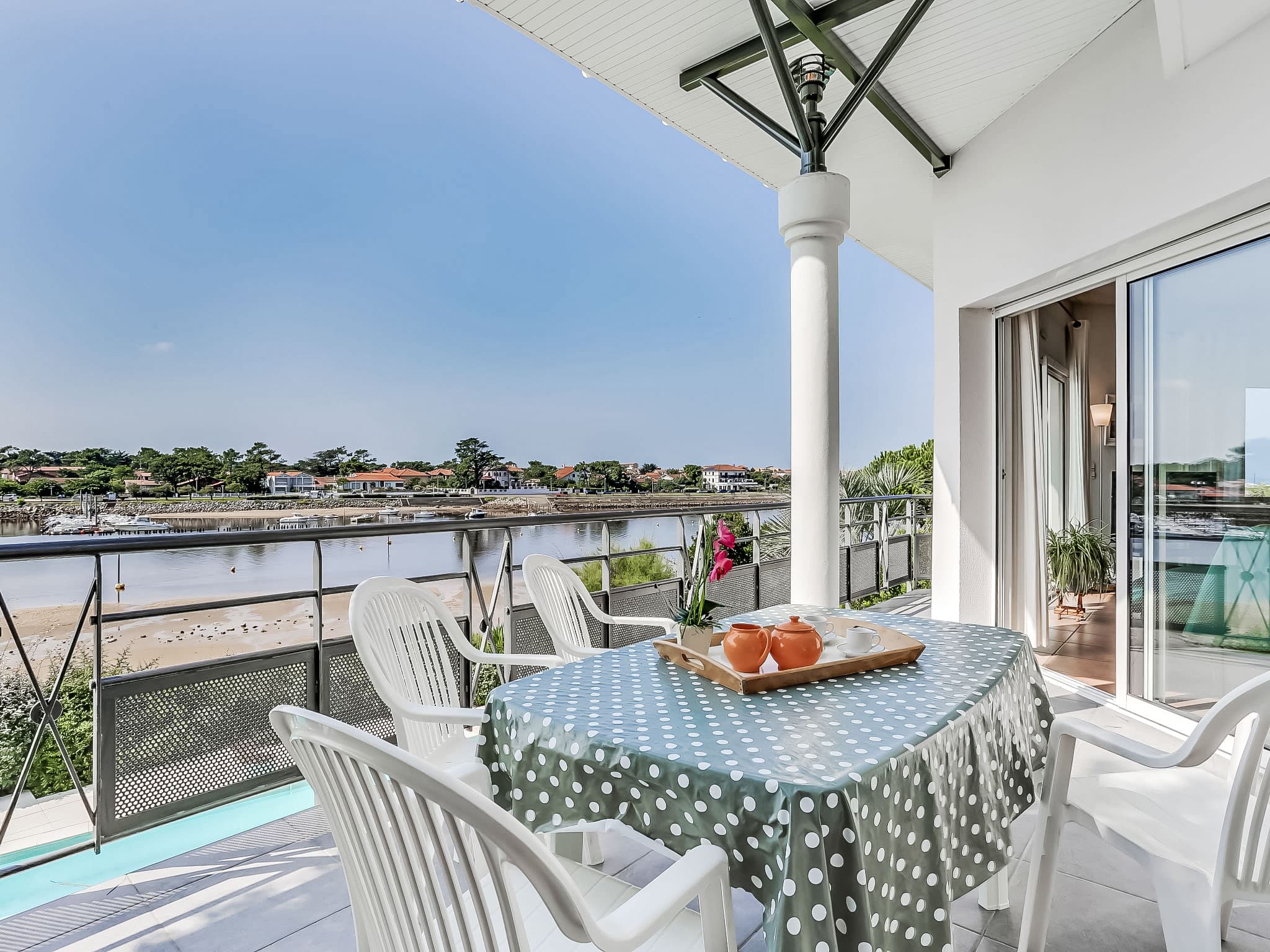 Property gallery — 4