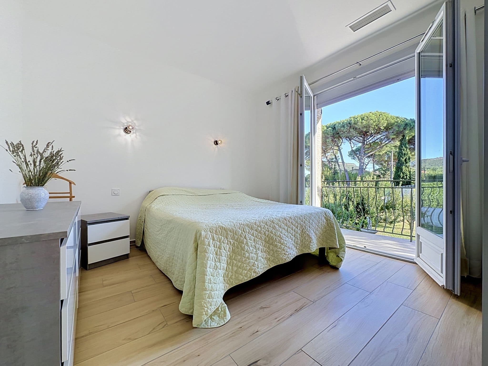 Property gallery — 3