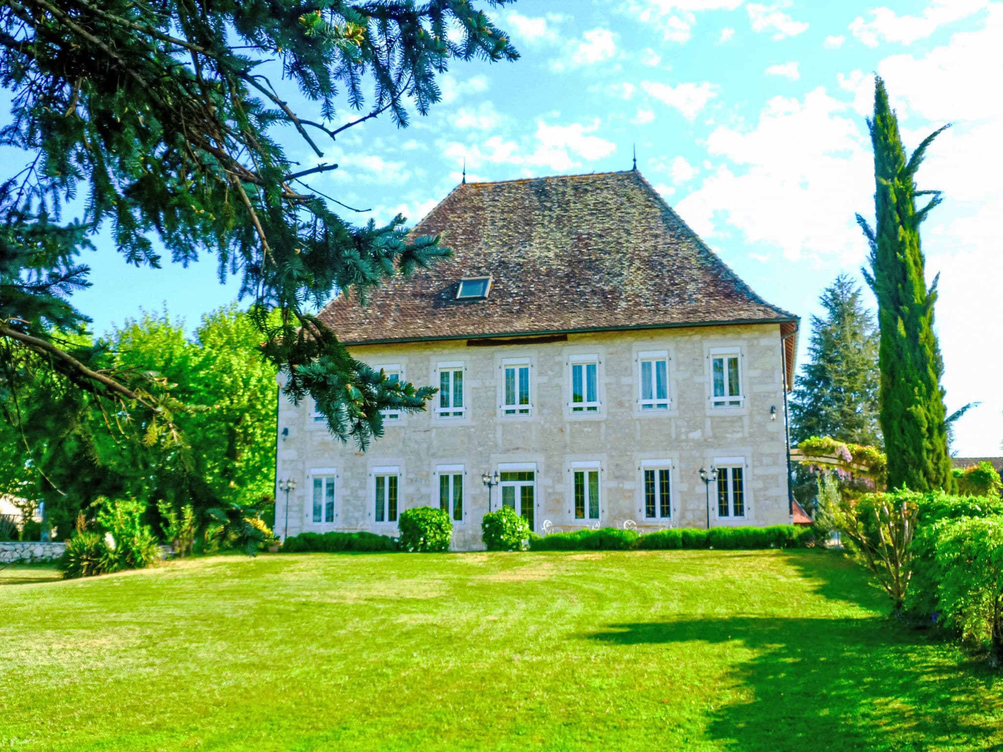 Property gallery — 4