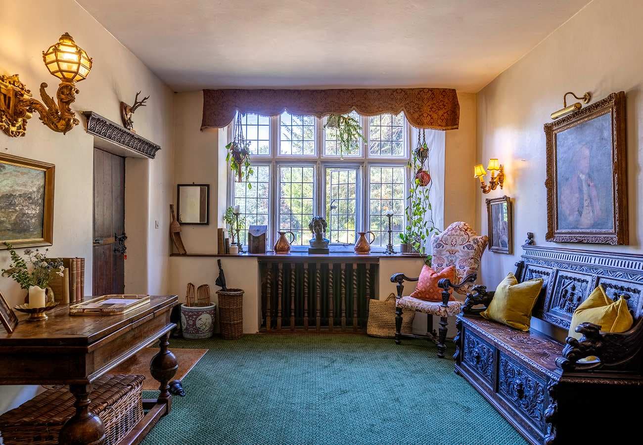 Haremere Hall — 4