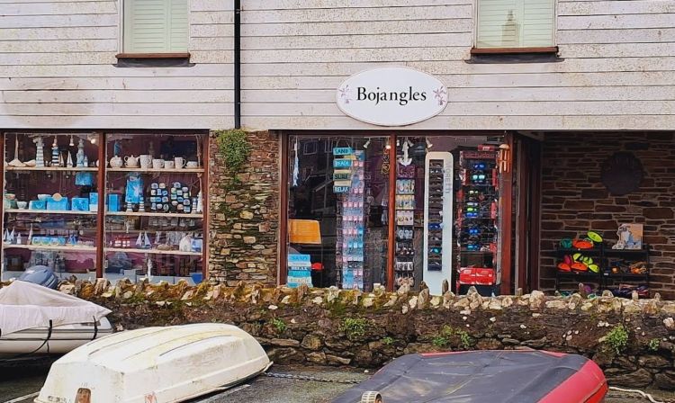 Salcombe-shops