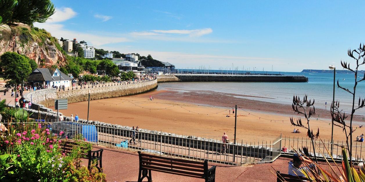 Meadfoot-Beach-Torquay.jpg
