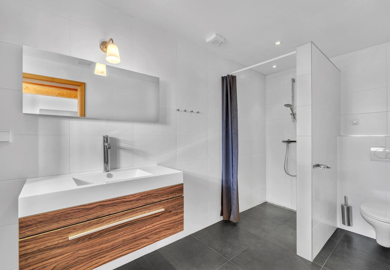 Villa in Mladé Buky -  Mlade Buky KJH348