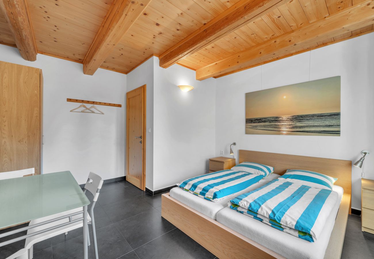 Villa in Mladé Buky -  Mlade Buky KJH348