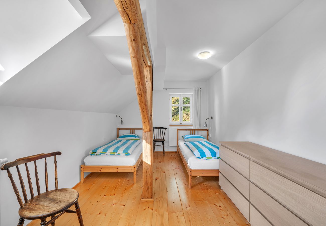 Villa in Mladé Buky -  Mlade Buky KJH348