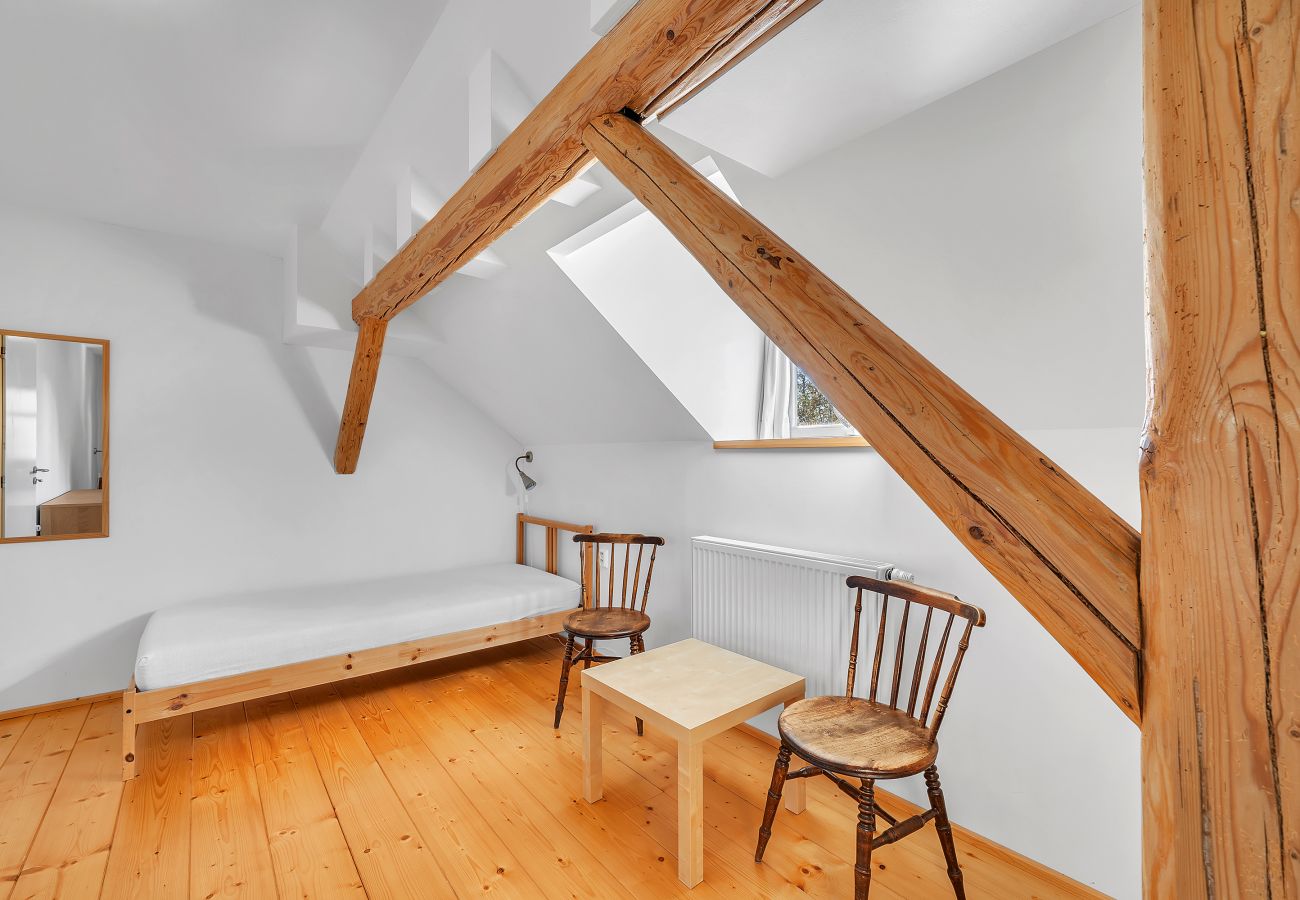 Villa in Mladé Buky -  Mlade Buky KJH348