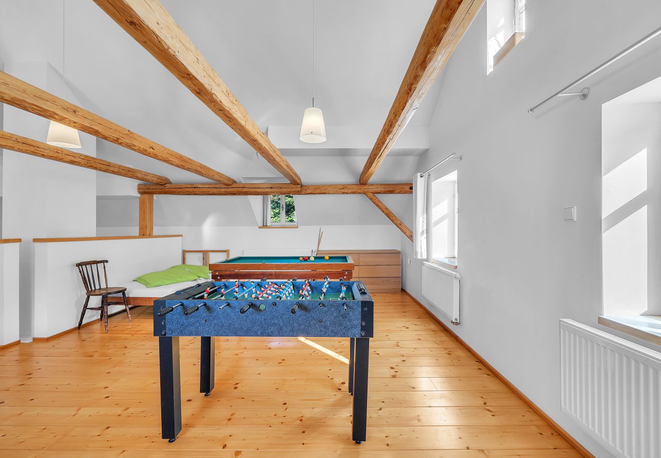 Villa in Mladé Buky -  Mlade Buky KJH348