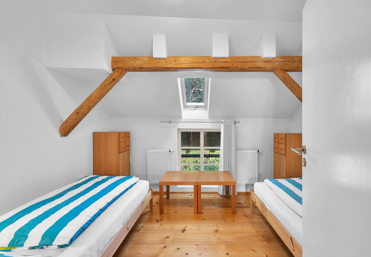 Villa in Mladé Buky -  Mlade Buky KJH348