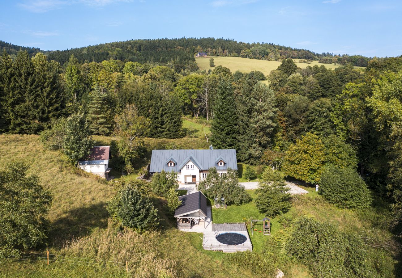 Villa in Mladé Buky -  Mlade Buky KJH348