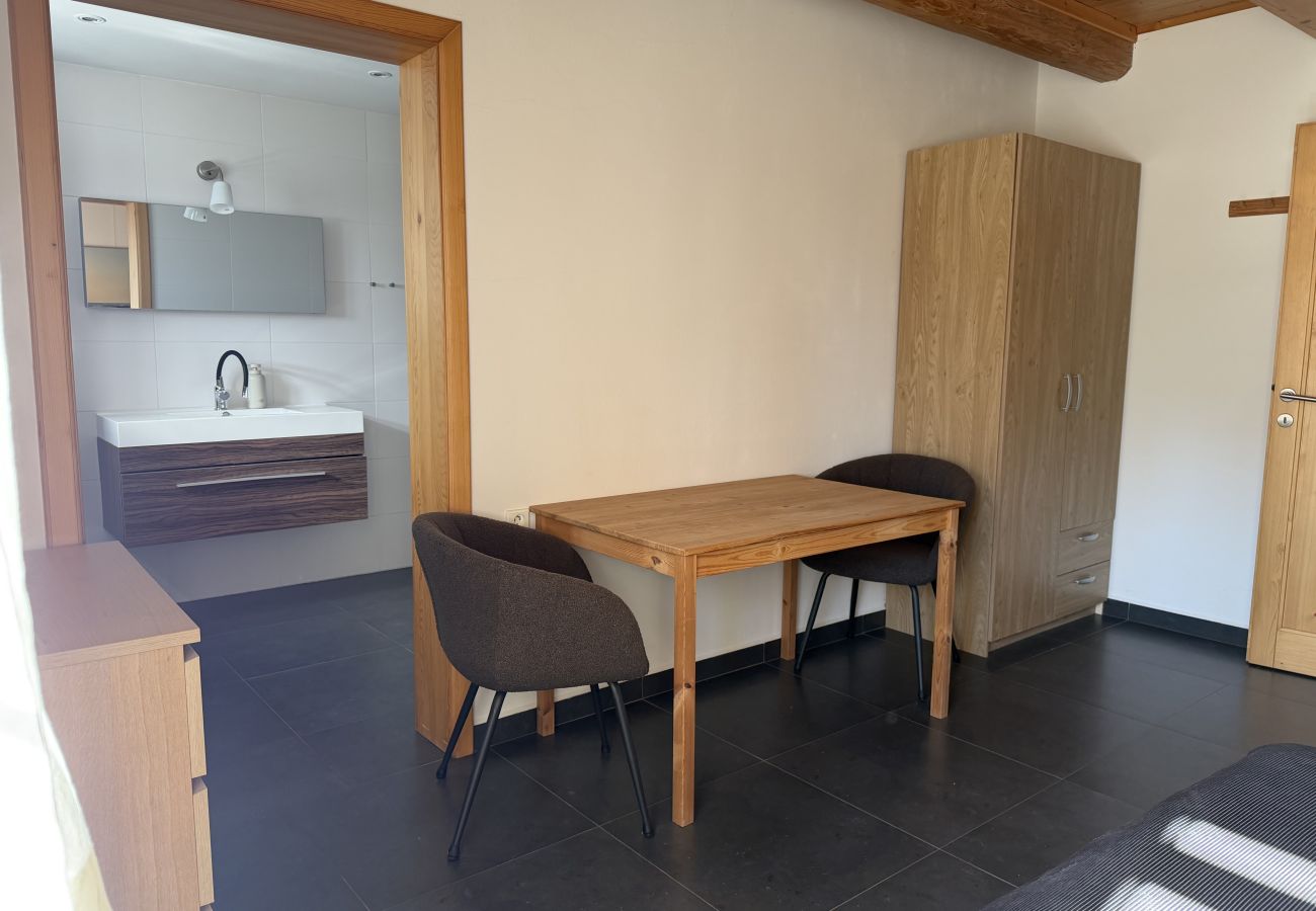 Villa in Mladé Buky -  Mlade Buky KJH348