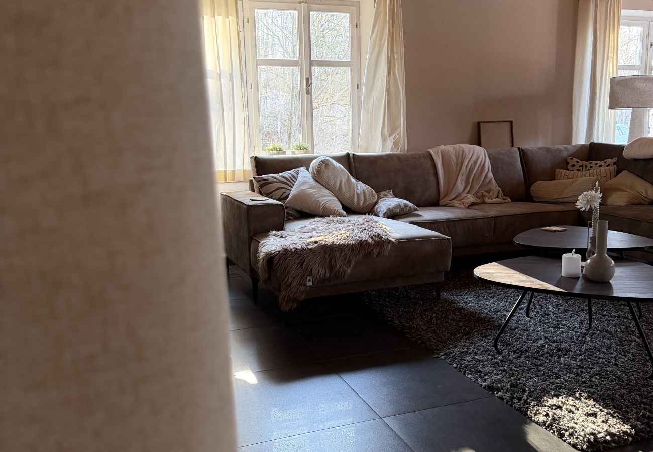 Villa in Mladé Buky -  Mlade Buky KJH348