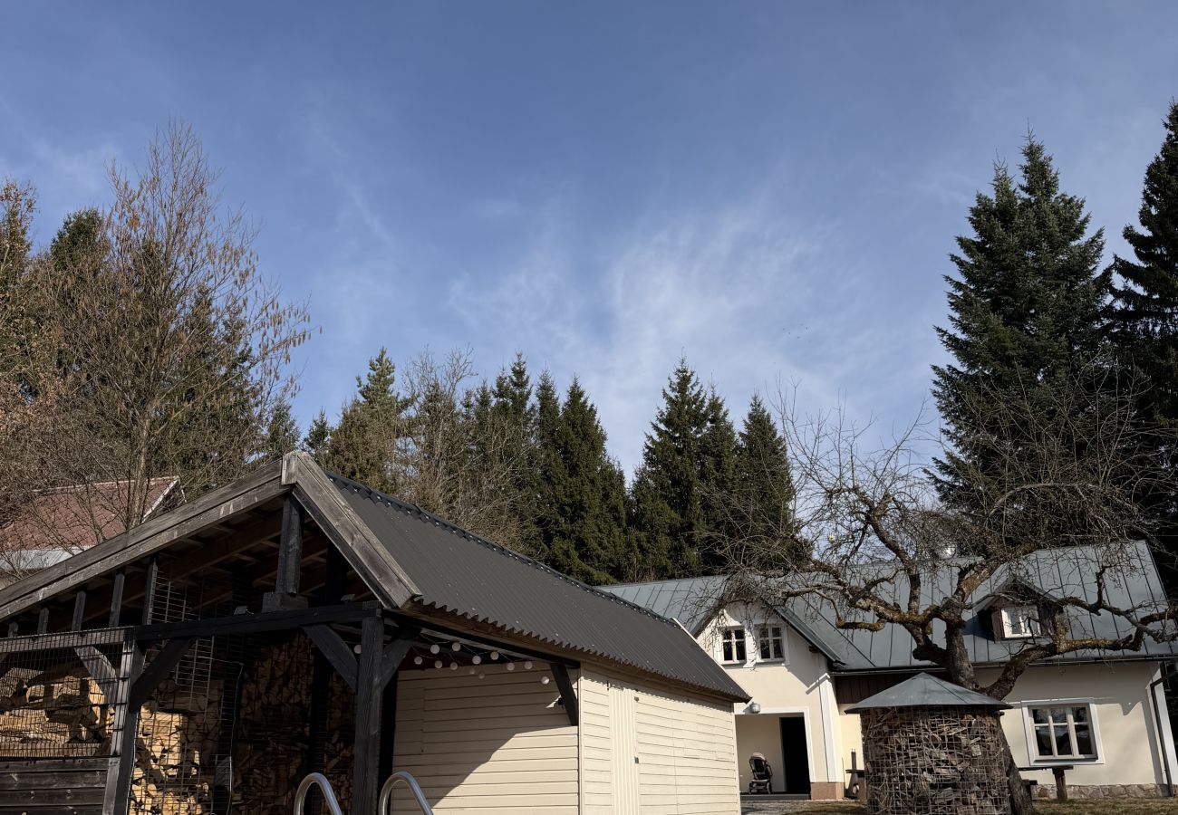 Villa in Mladé Buky -  Mlade Buky KJH348