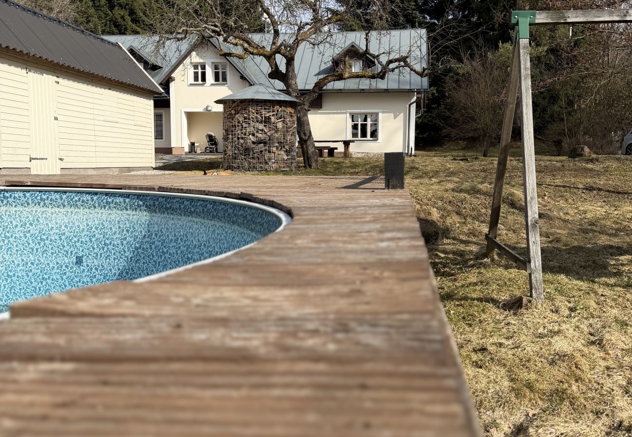 Villa in Mladé Buky -  Mlade Buky KJH348