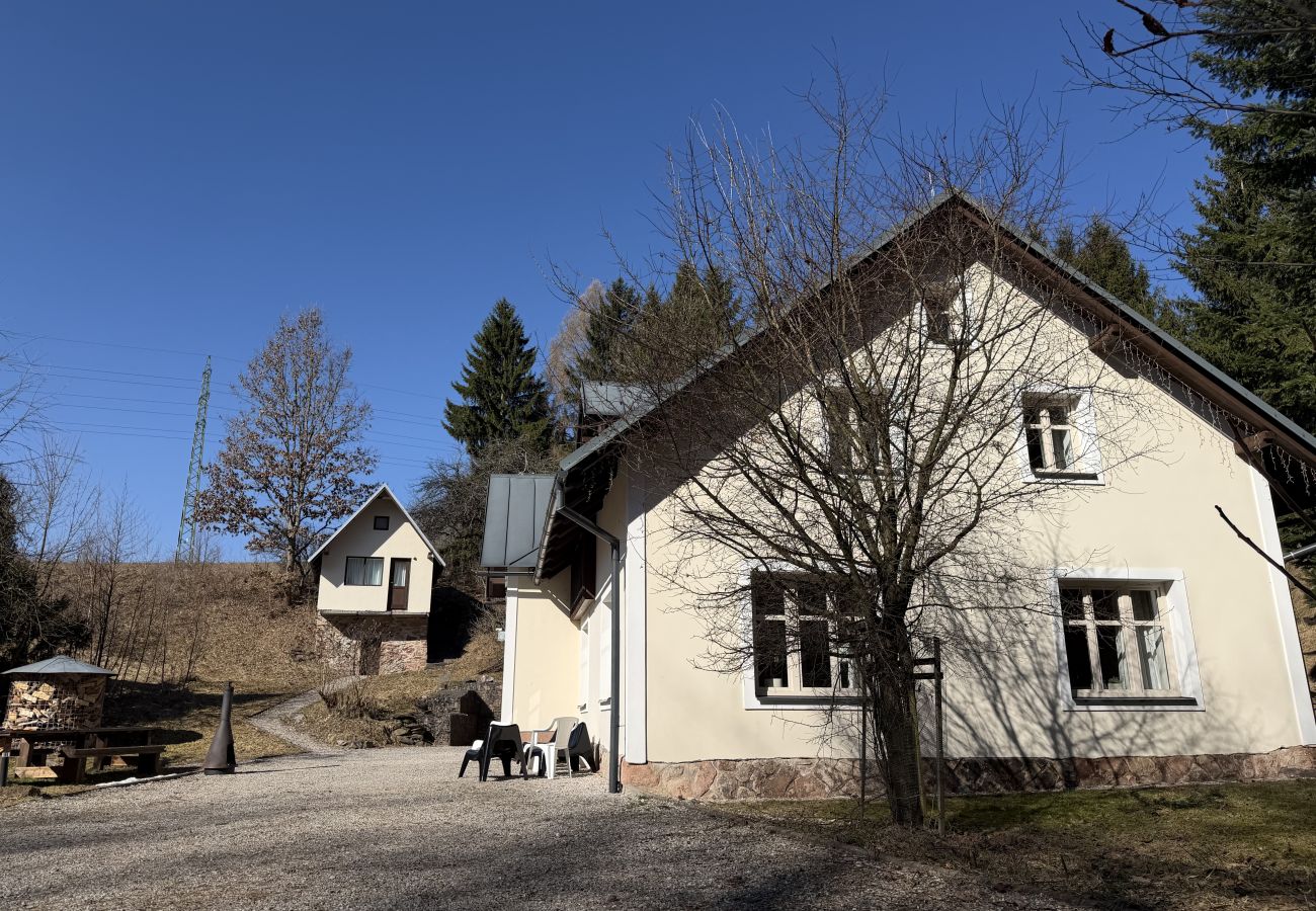 Villa in Mladé Buky -  Mlade Buky KJH348