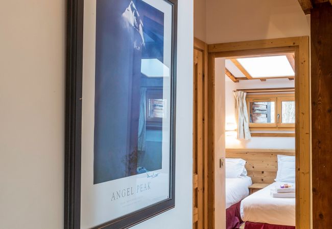 Chalet in Chamonix-Mont-Blanc - Chalet Grand Cru for 10 people with Jacuzzi Chamonix Holidays Chalet in Chamonix-Mont-Blanc - Chalet Grand Cru for 10 people with Jacuzzi Chamonix Holidays