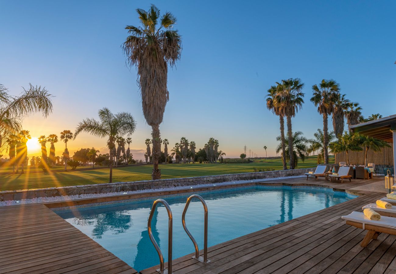 Villa in Adeje - Villa Sunset Golf Retreat