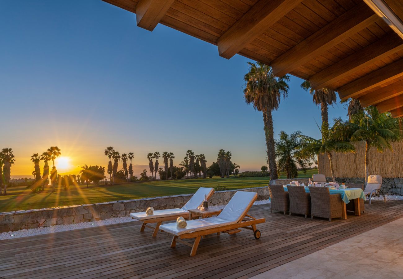 Villa in Adeje - Villa Sunset Golf Retreat