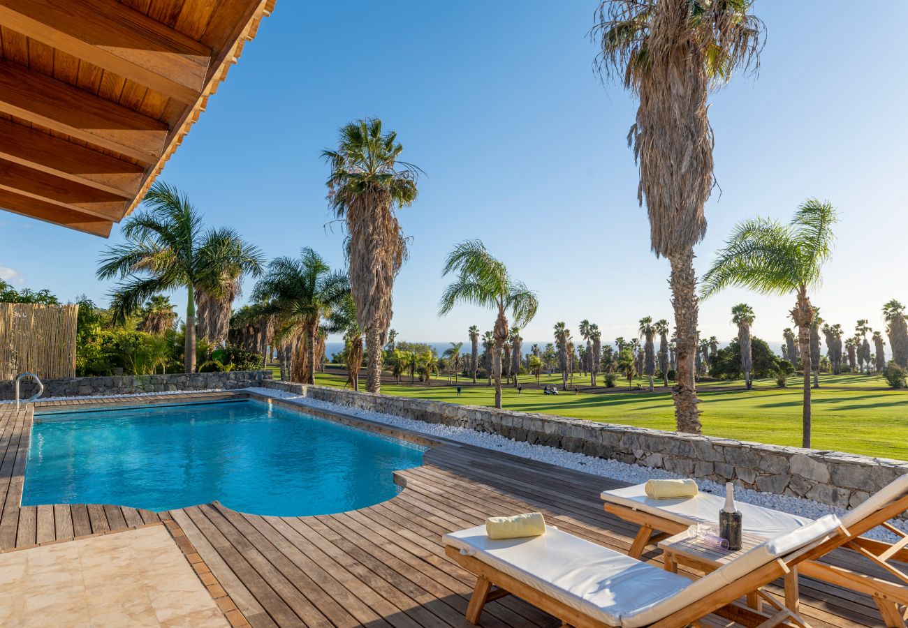 Villa in Adeje - Villa Sunset Golf Retreat