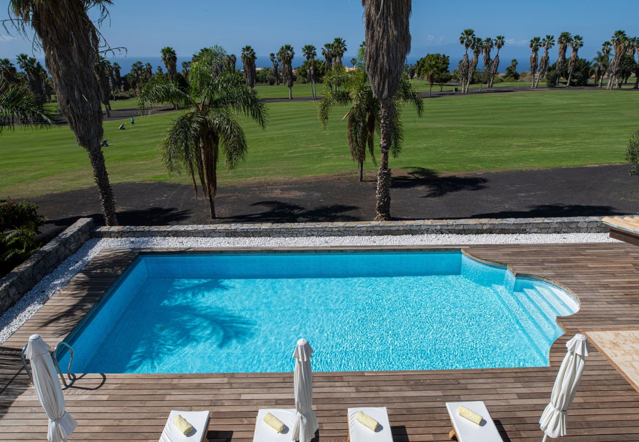 Villa in Adeje - Villa Sunset Golf Retreat