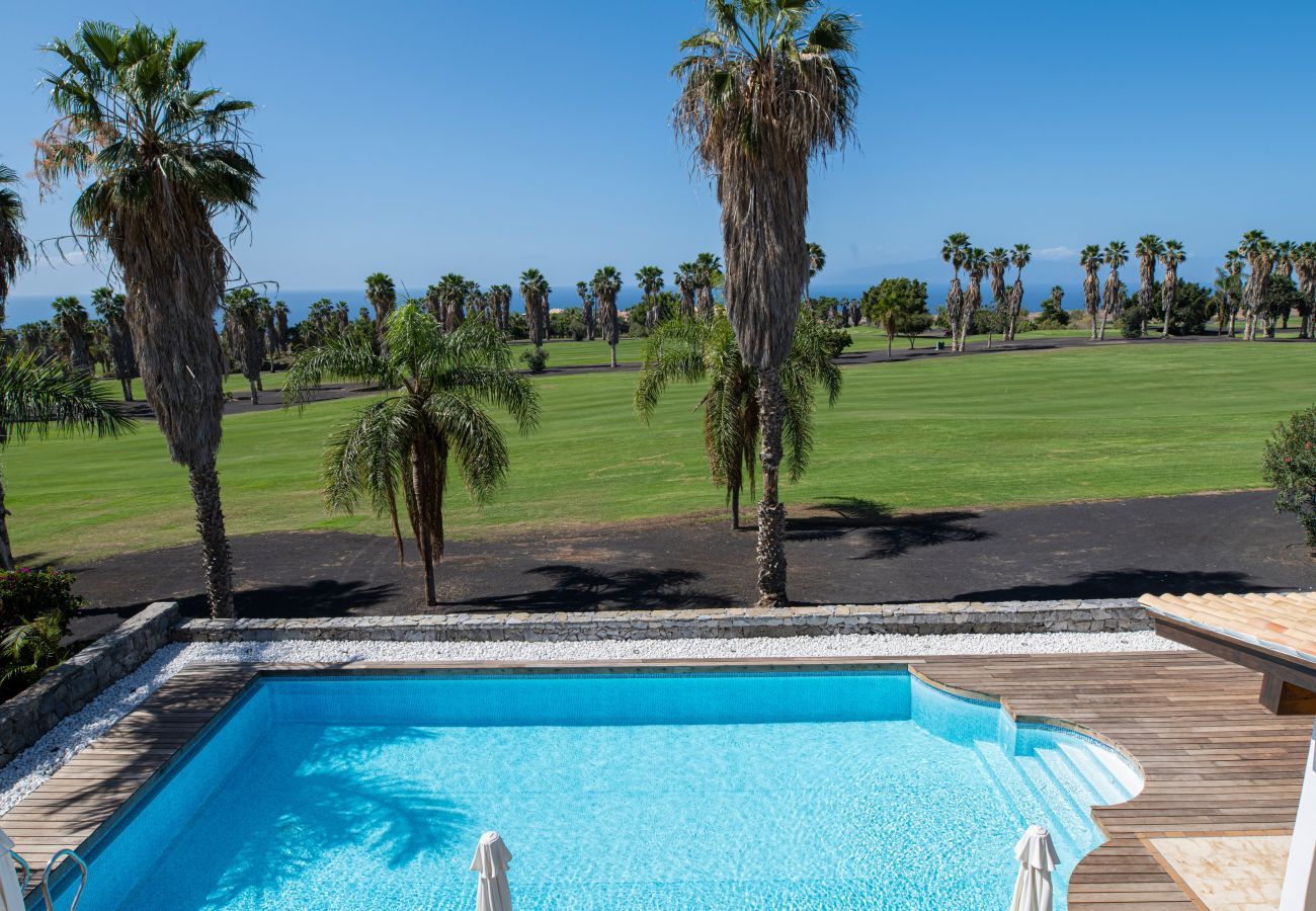 Villa in Adeje - Villa Sunset Golf Retreat