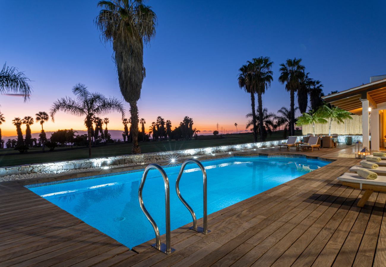 Villa in Adeje - Villa Sunset Golf Retreat