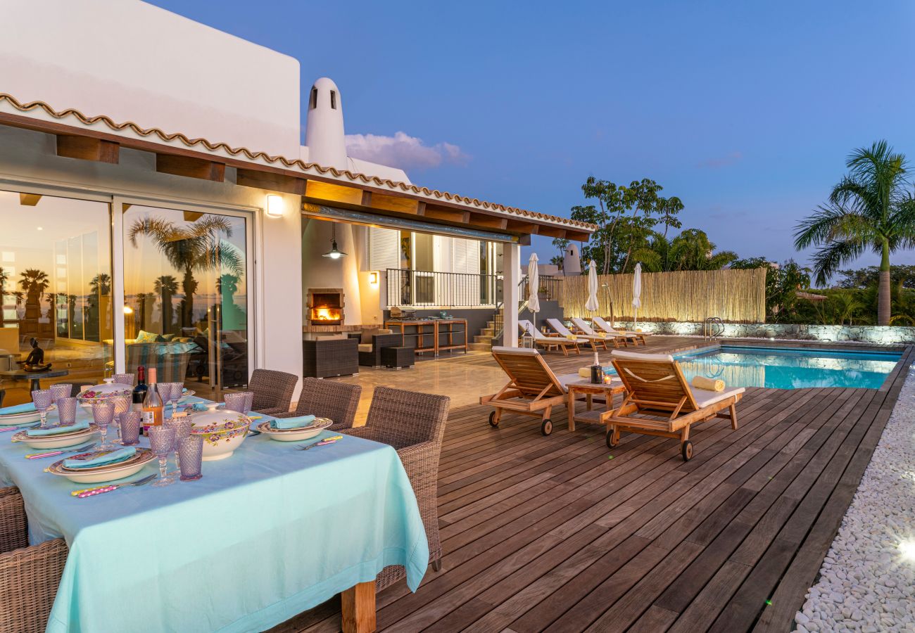 Villa in Adeje - Villa Sunset Golf Retreat