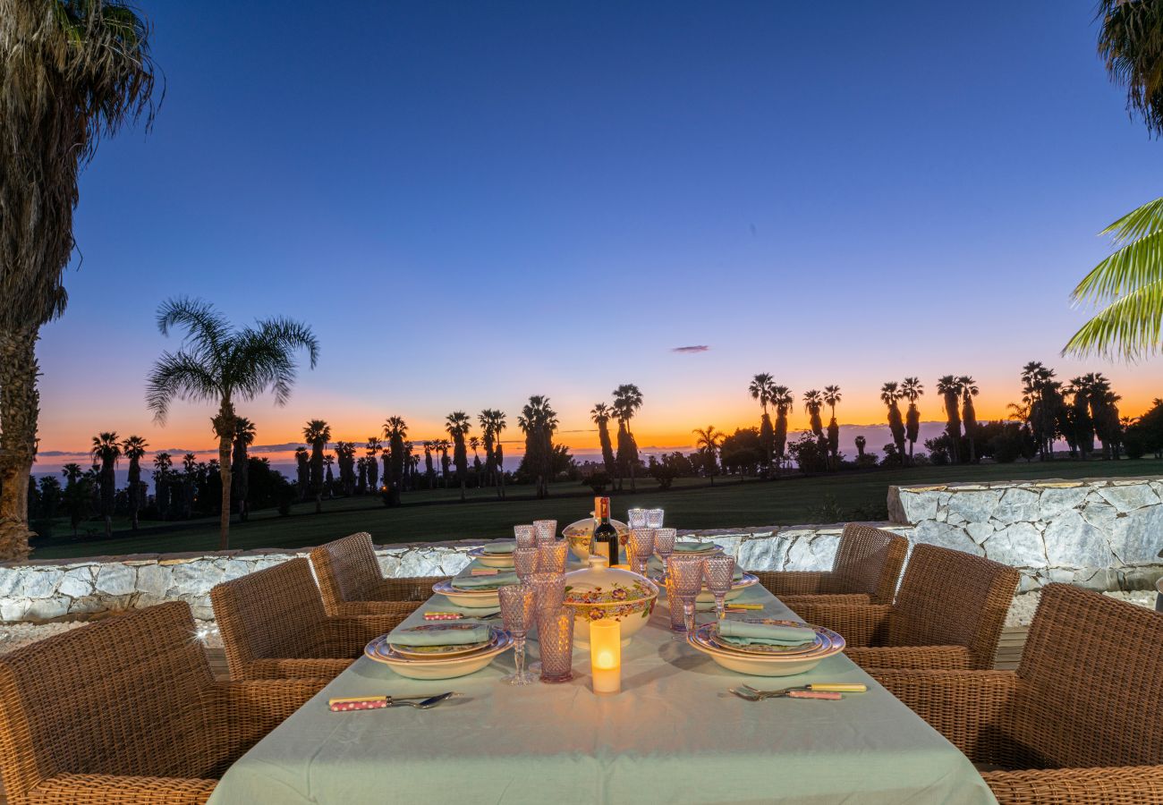 Villa in Adeje - Villa Sunset Golf Retreat