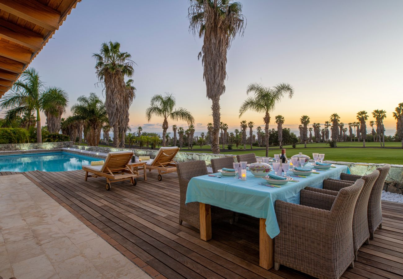 Villa in Adeje - Villa Sunset Golf Retreat