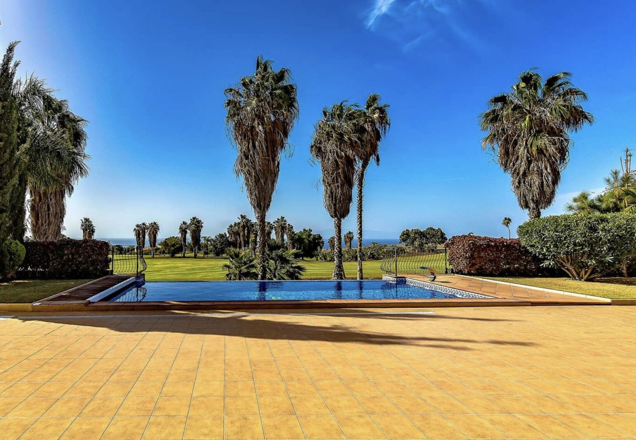 Villa in Adeje - Serenity by the Green
