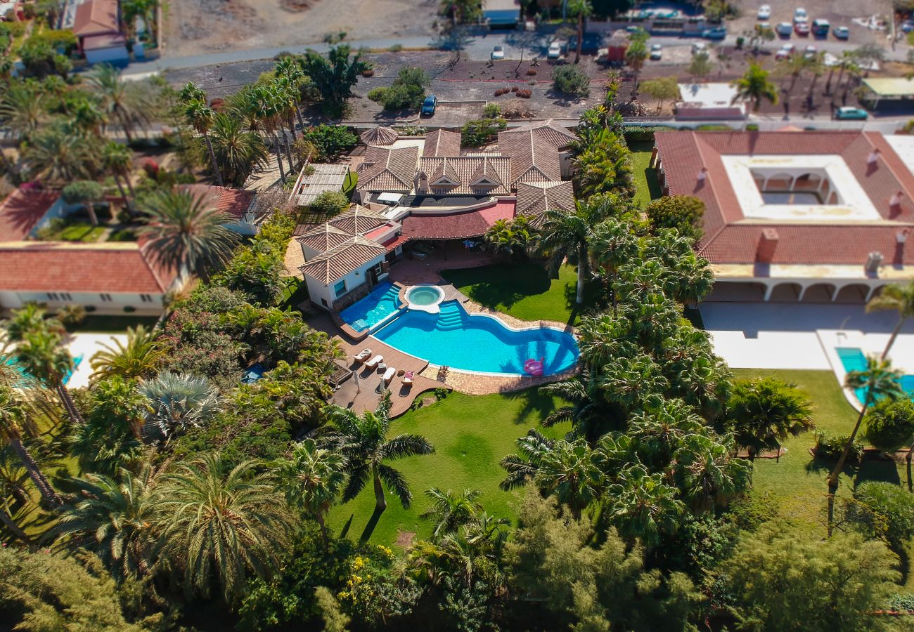 Villa in San Bartolomé de Tirajana - Maspalomas Golfside Luxury Villa