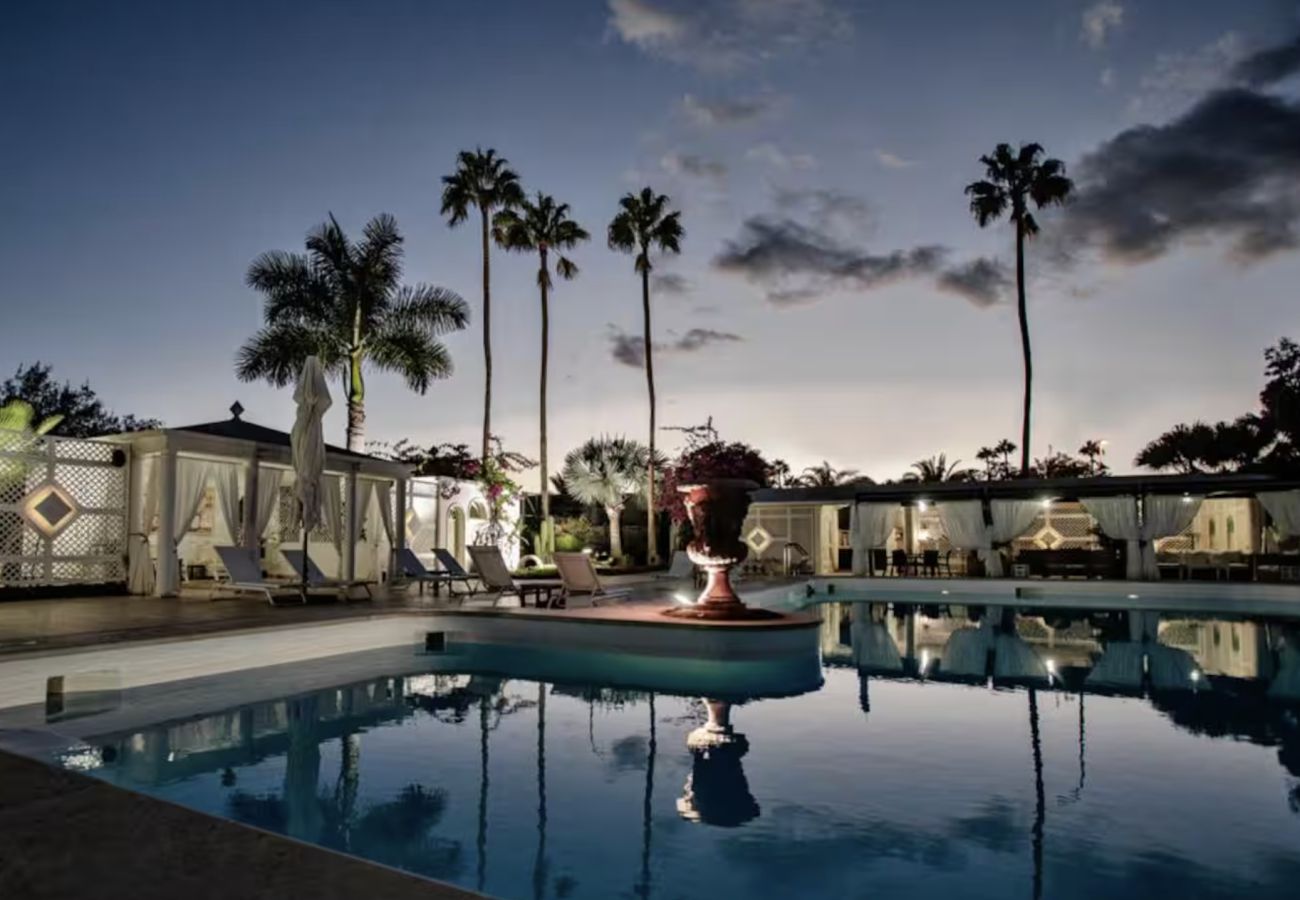 Villa in San Bartolomé de Tirajana - Sunset Luxe Retreat