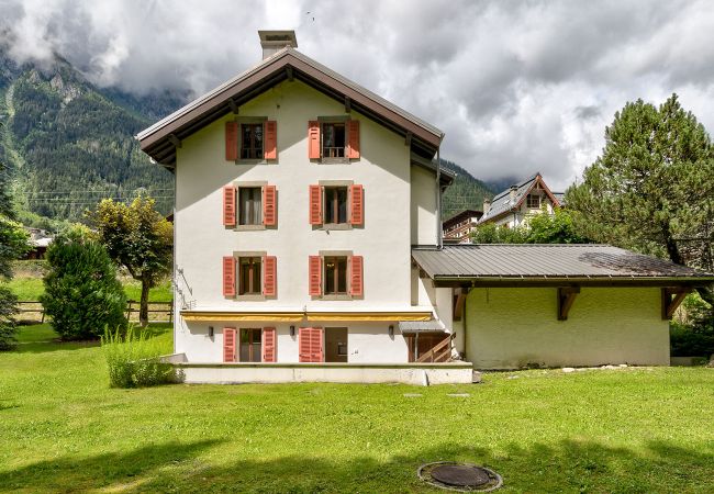 Apartment in Chamonix-Mont-Blanc - Apartment Serenite. Chamonix Holidays. Town Centre. Spacious. Quiet location Apartment in Chamonix-Mont-Blanc - Apartment Serenite. Chamonix Holidays. Town Centre. Spacious. Quiet location
