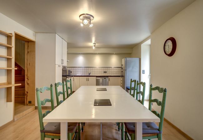 Apartment in Chamonix-Mont-Blanc - Apartment Serenite. Chamonix Holidays. Town Centre. Spacious. Quiet location Apartment in Chamonix-Mont-Blanc - Apartment Serenite. Chamonix Holidays. Town Centre. Spacious. Quiet location