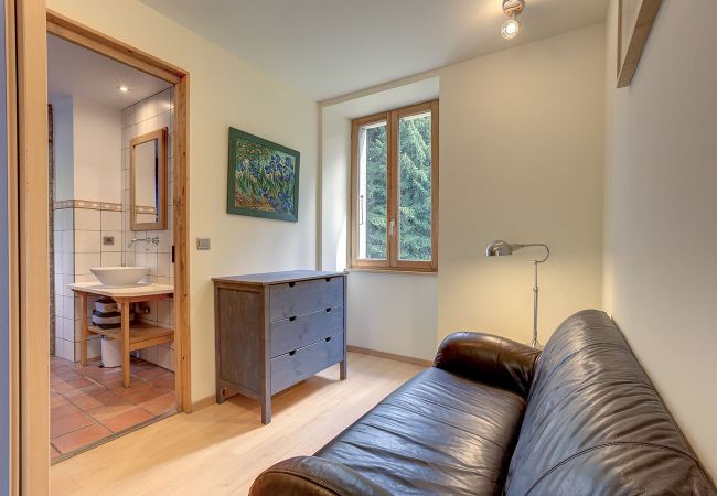 Apartment in Chamonix-Mont-Blanc - Apartment Serenite. Chamonix Holidays. Town Centre. Spacious. Quiet location Apartment in Chamonix-Mont-Blanc - Apartment Serenite. Chamonix Holidays. Town Centre. Spacious. Quiet location