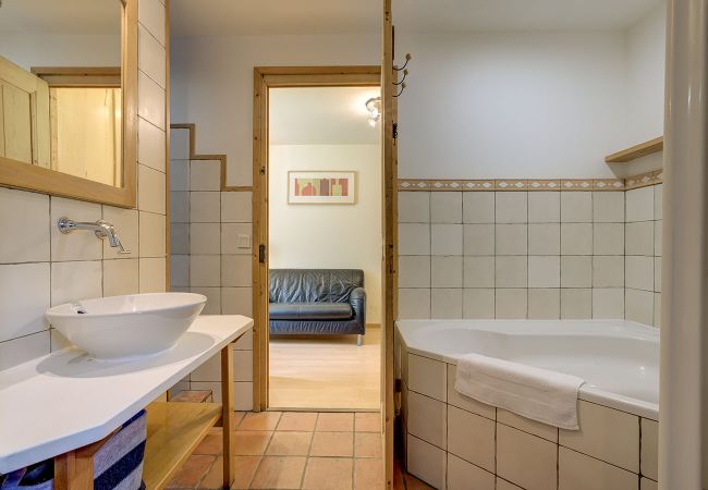 Apartment in Chamonix-Mont-Blanc - Apartment Serenite. Chamonix Holidays. Town Centre. Spacious. Quiet location Apartment in Chamonix-Mont-Blanc - Apartment Serenite. Chamonix Holidays. Town Centre. Spacious. Quiet location