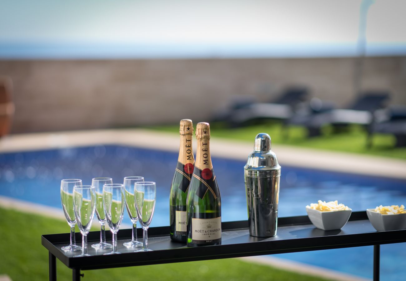 Villa in Santa Cruz de Tenerife - Villa with Sea Views, Pool, Gym, Cinema - HomeForGuest