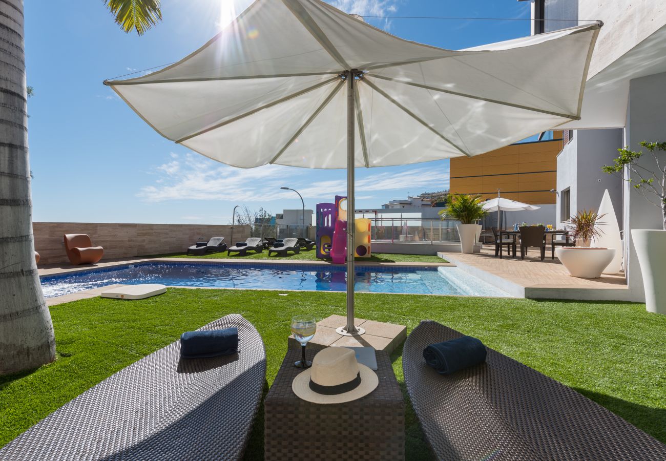 Villa in Santa Cruz de Tenerife - Villa with Sea Views, Pool, Gym, Cinema - HomeForGuest