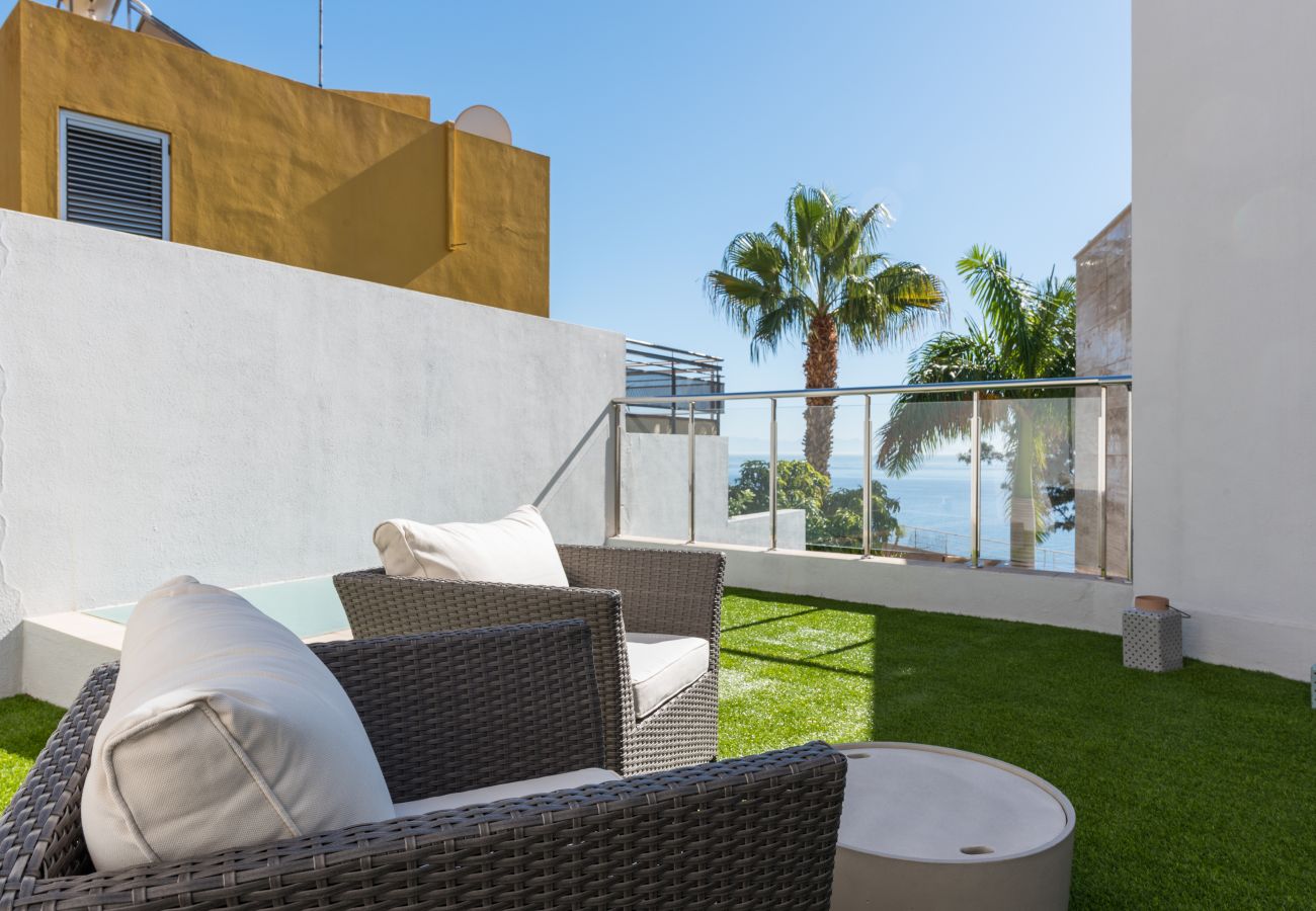 Villa in Santa Cruz de Tenerife - Villa with Sea Views, Pool, Gym, Cinema - HomeForGuest