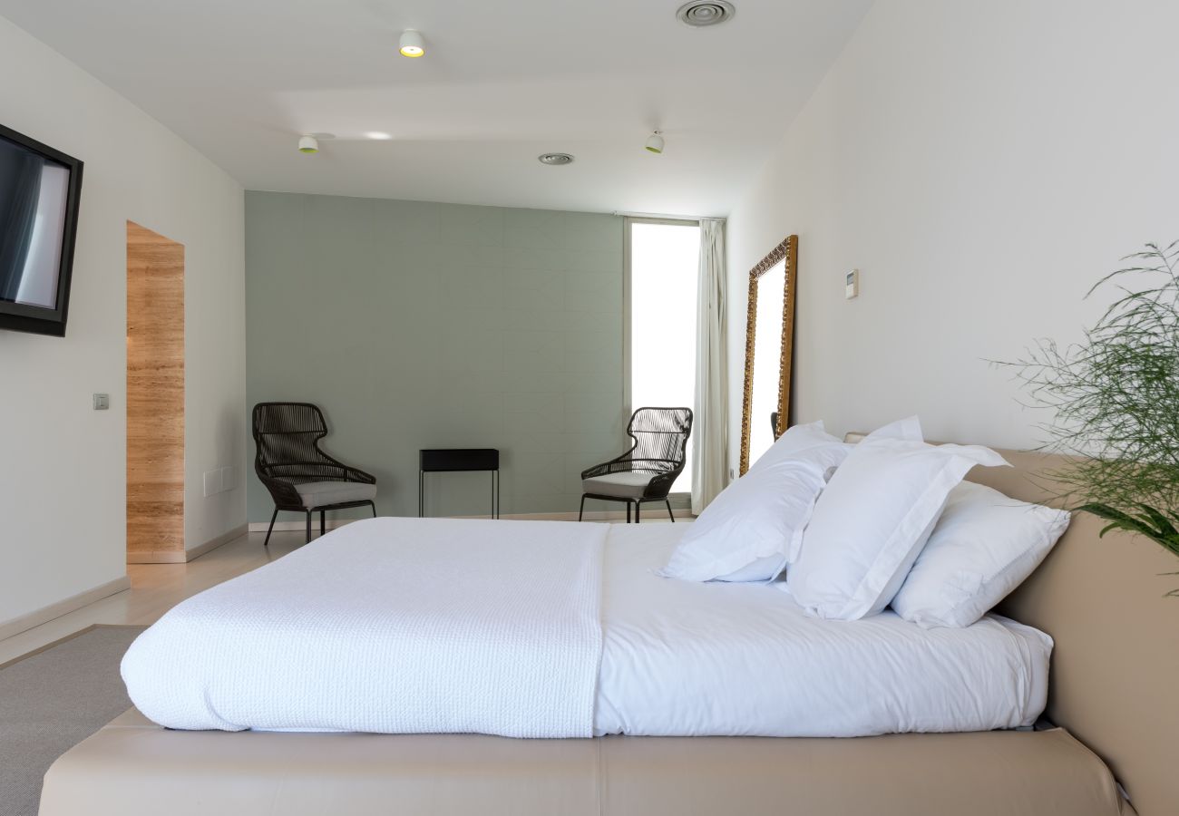 Villa in Santa Cruz de Tenerife - Villa with Sea Views, Pool, Gym, Cinema - HomeForGuest