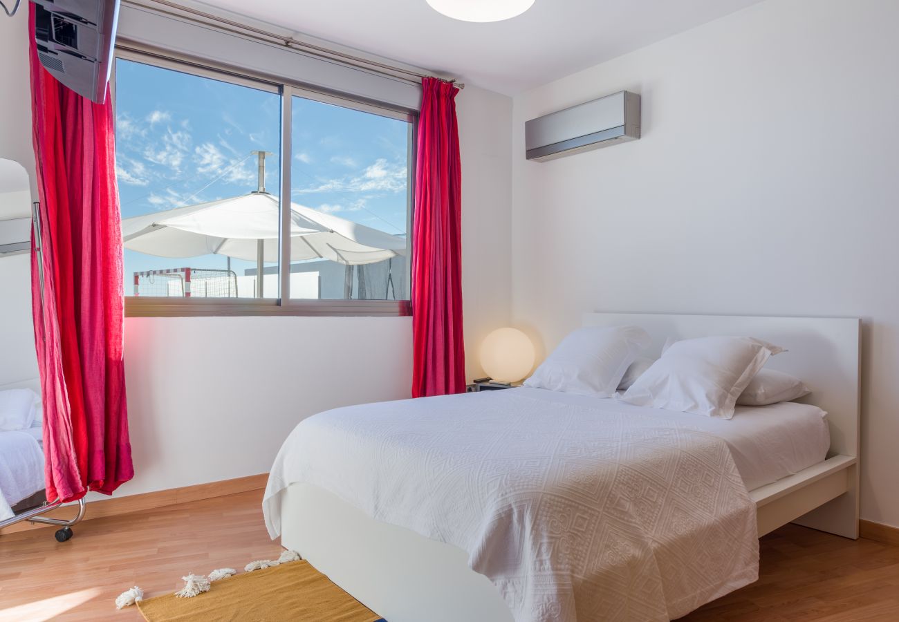 Villa in Santa Cruz de Tenerife - Villa with Sea Views, Pool, Gym, Cinema - HomeForGuest