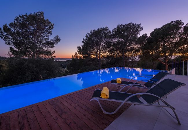 Villa in Alcúdia - Sunset Villa Views - Luxurous villa with view on the Alcudia Bay Villa in Alcúdia - Sunset Villa Views - Luxurous villa with view on the Alcudia Bay