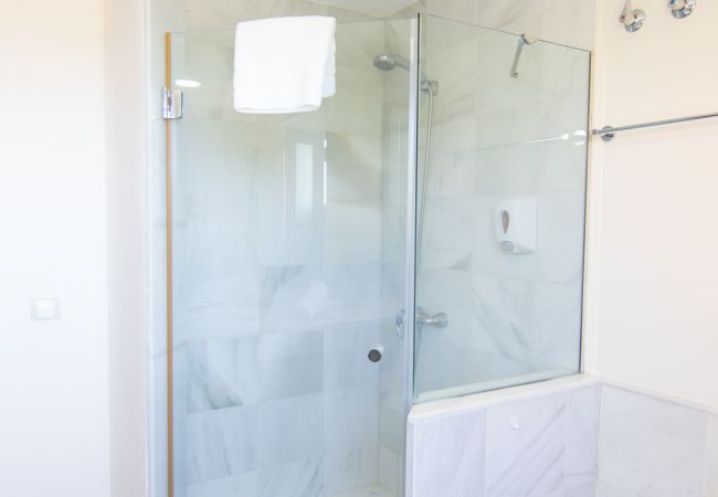 Villa in San Bartolomé de Tirajana - HomeForGuest Salobre Golf Villa, pool, wifi, stunning views Villa in San Bartolomé de Tirajana - HomeForGuest Salobre Golf Villa, pool, wifi, stunning views