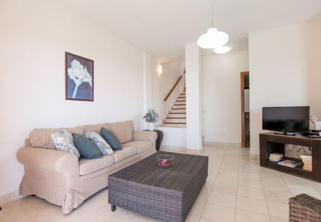 Villa in San Bartolomé de Tirajana - HomeForGuest Salobre Golf Villa, pool, wifi, stunning views Villa in San Bartolomé de Tirajana - HomeForGuest Salobre Golf Villa, pool, wifi, stunning views